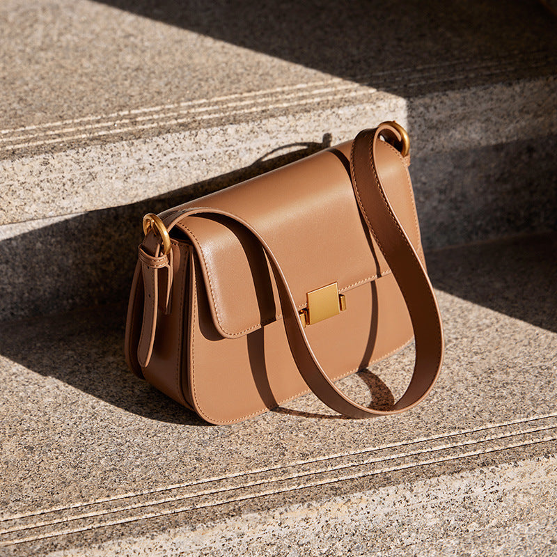 1686 New in leather flap crossbody bag