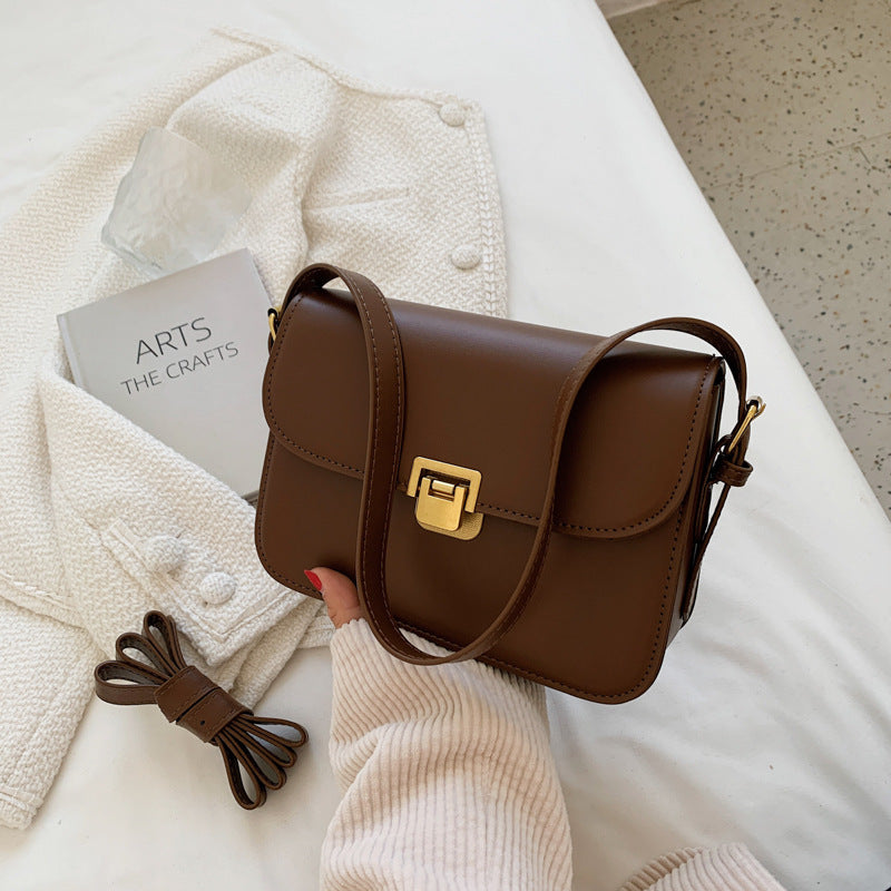 1739 solid camera messenger bag