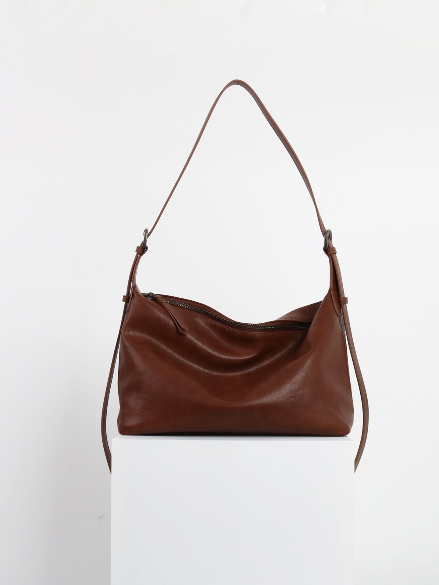 2142 cowhide leather vintage hobo bag (fedex or ups)
