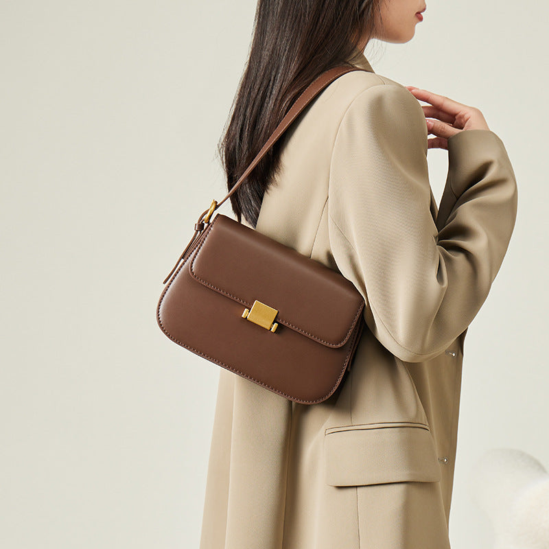 1686 New in leather flap crossbody bag