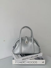 2252 small cowhide shell handbag