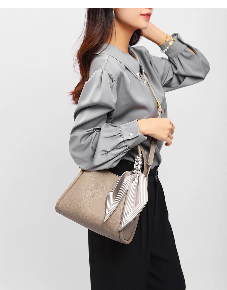 1247 solid bucket handbag