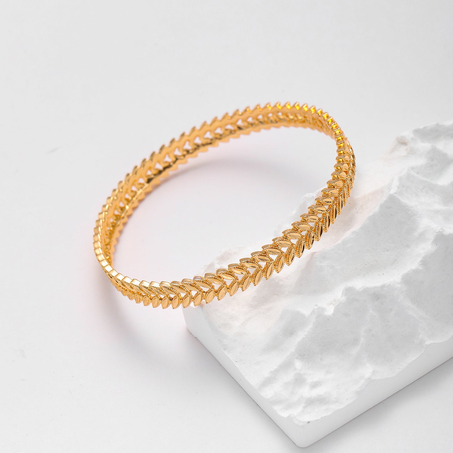1591 gold plated bracelet