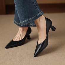 2638 Pointy-toe leather high heel pumps