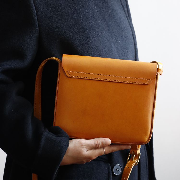 1734 small women flap messenger bag