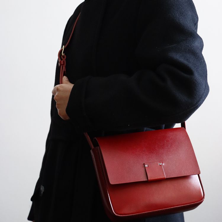 1734 small women flap messenger bag