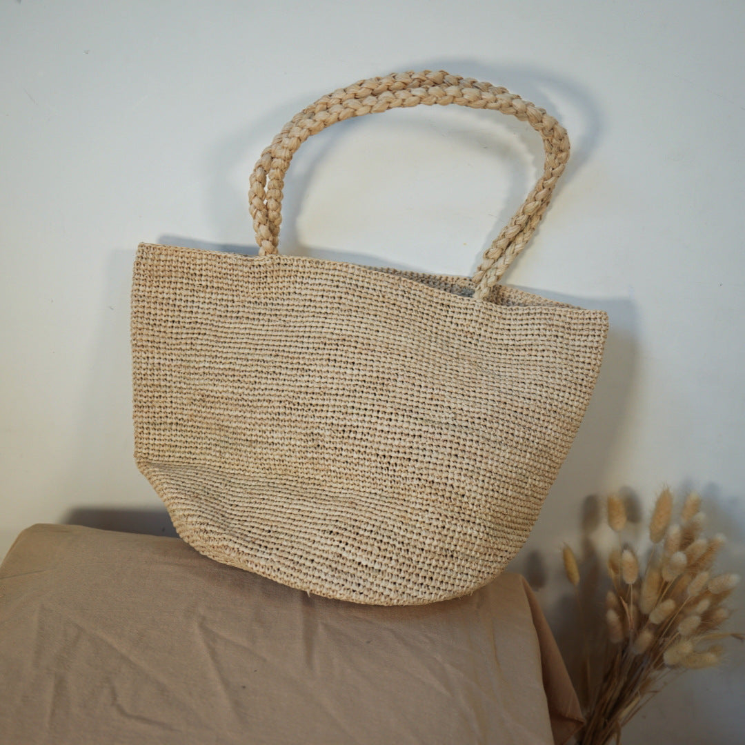1393  riffia weave beach knot handbag