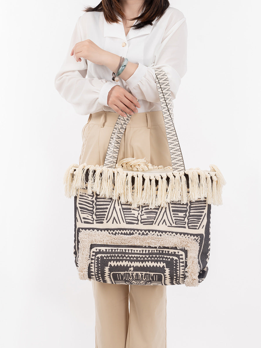 2110 large cotton tassel beach bag