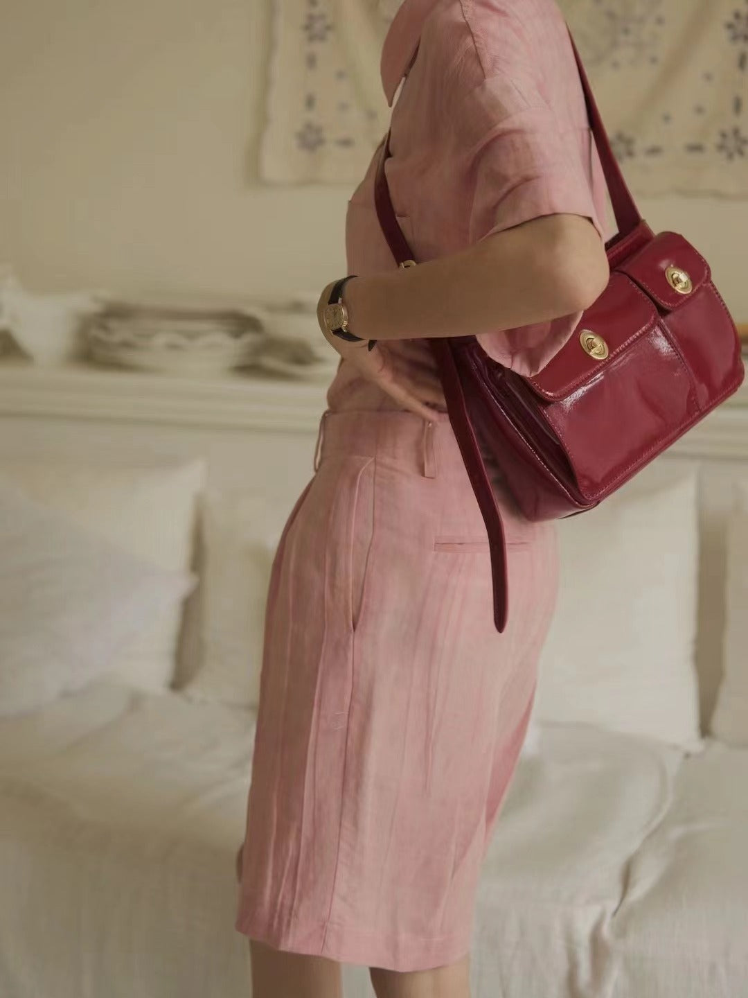 1719 new design patent leather women messenger bag