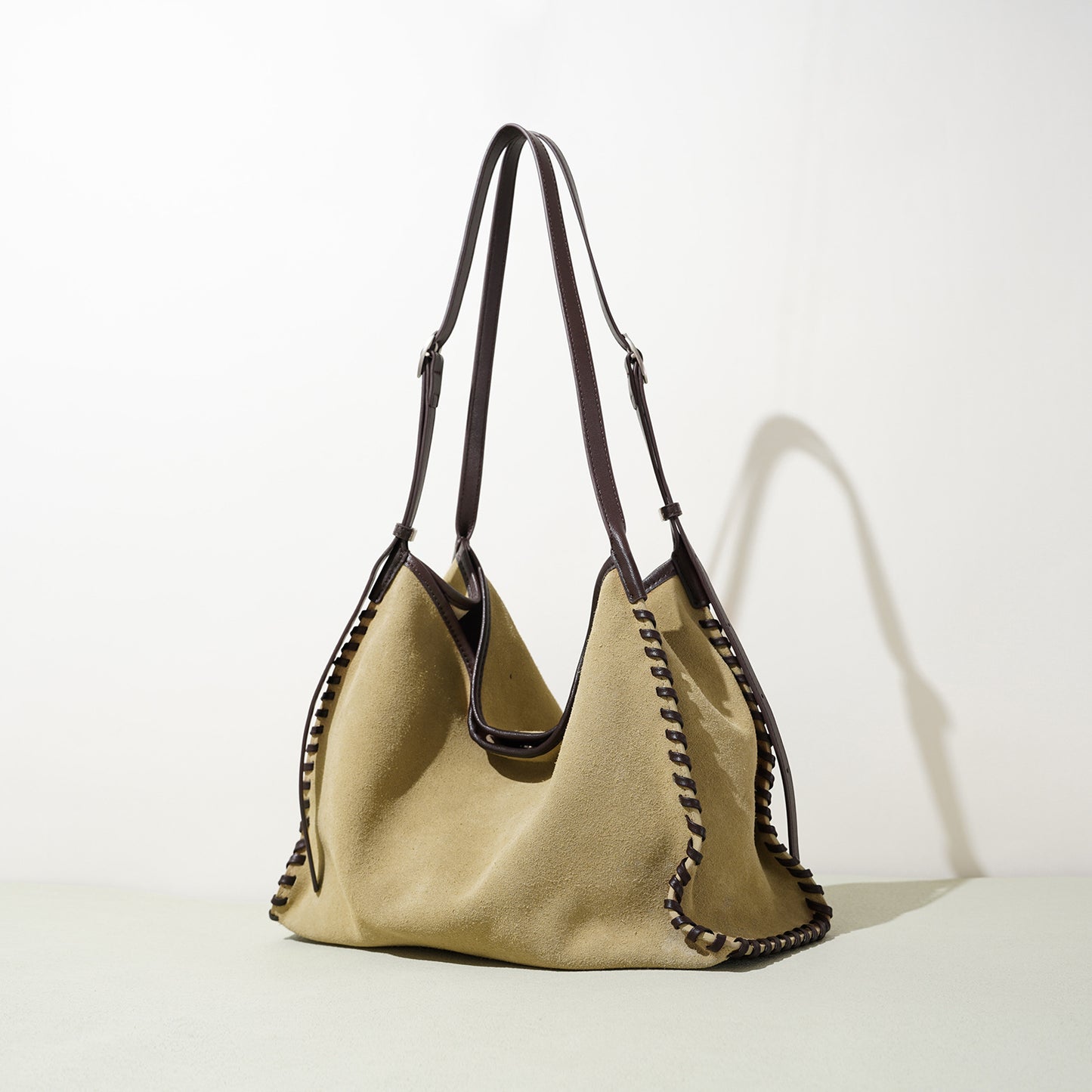 3766 large hobo in suede