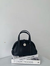 2252 small cowhide shell handbag