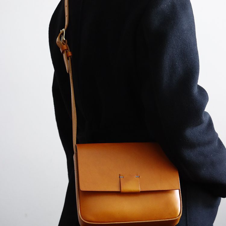 1734 small women flap messenger bag