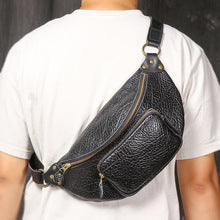 2657 large capacity leather chest bag