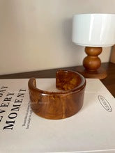 2249 acrylic resin wide bracelet