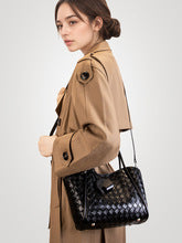 2658 cow leather woven handbag