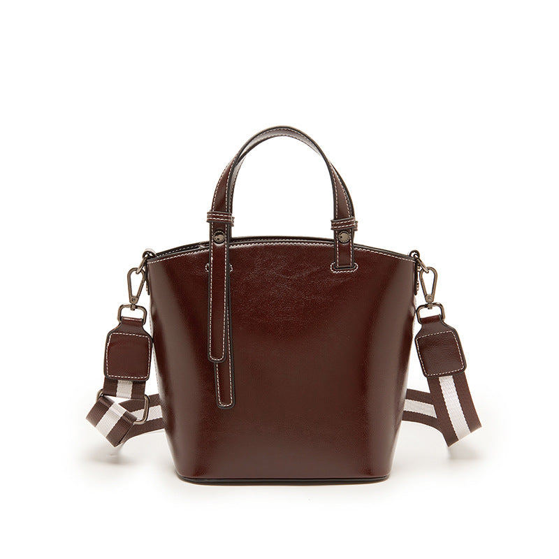 1676 casual leather crossbody bag