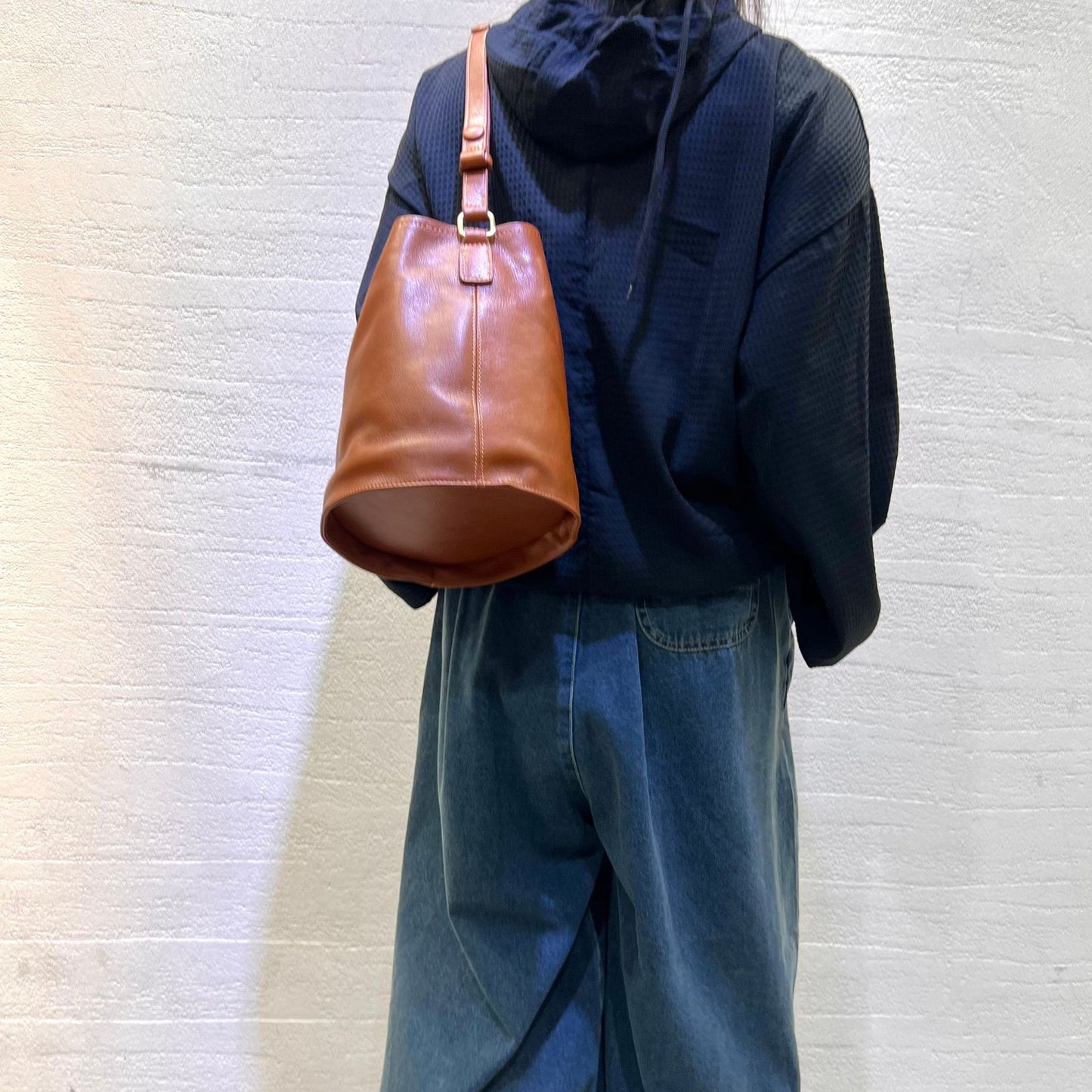 1829 bucket crossbody bag
