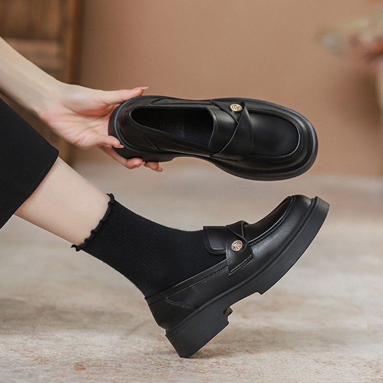 4430 genuine leather loafer
