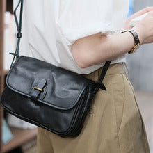 2162 flap vintage small messenger bag
