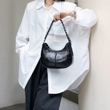 1390 small half moon handbag