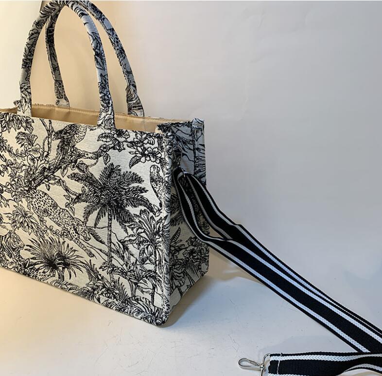 1906 canvas embroidery handbag