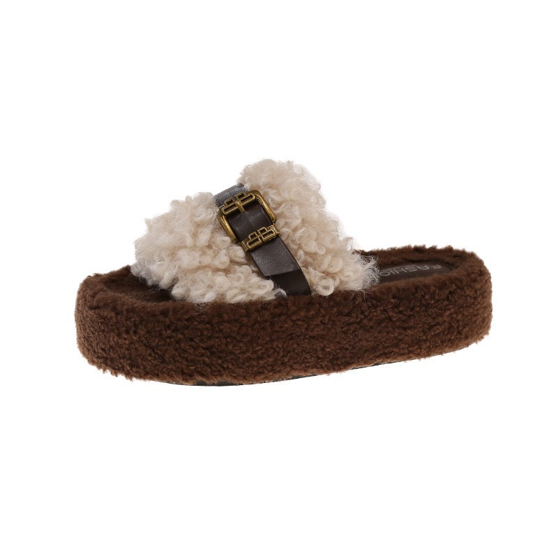 3240 Plush Slippers
