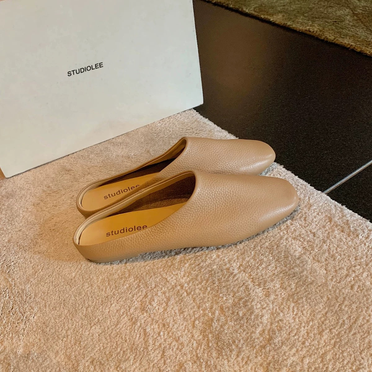 4429 genuine leather mules