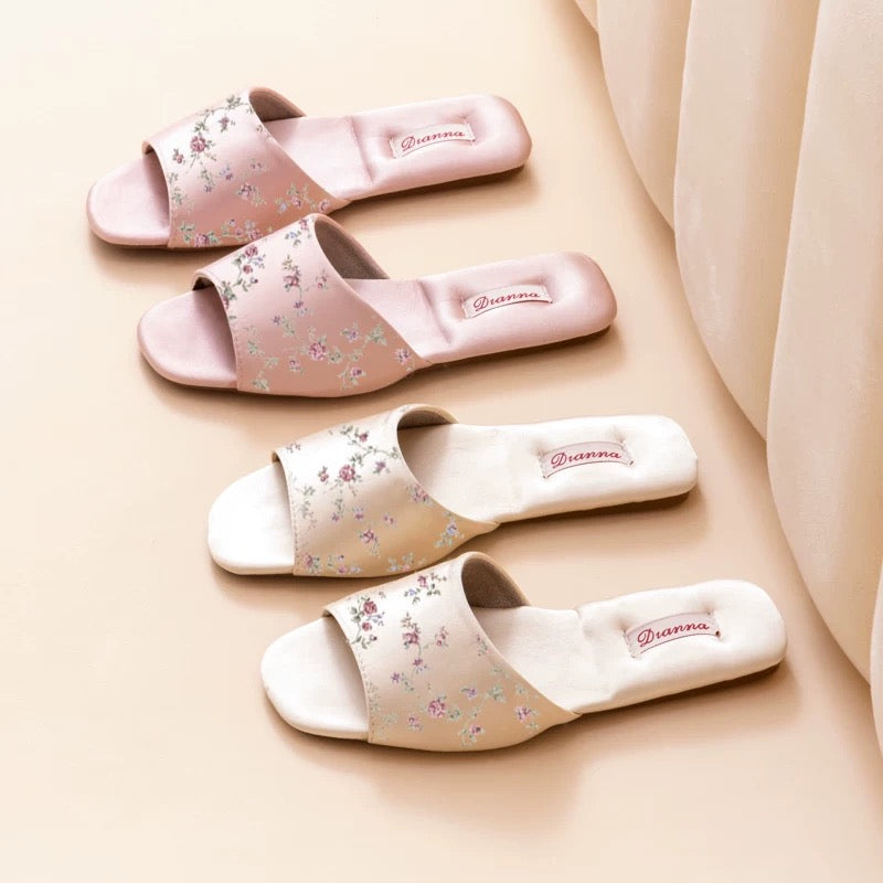 4340 embroidery women slide