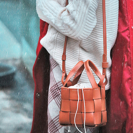 1520 handmade knit crossbody bag