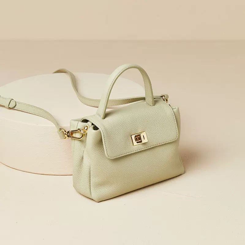 4917Classic women's crossbody bag