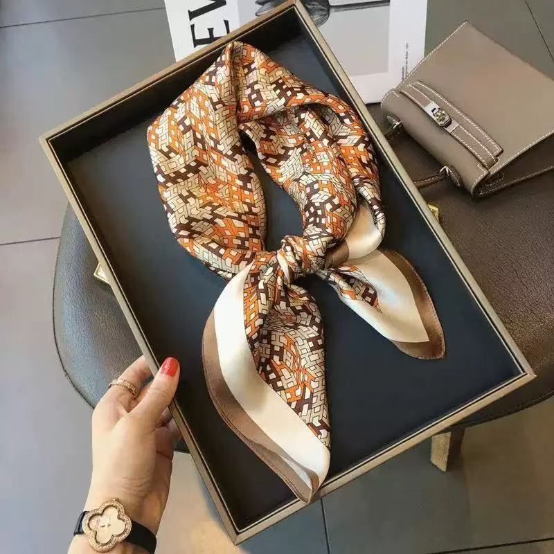 2581 Women's Luxury Square Silk Scarf