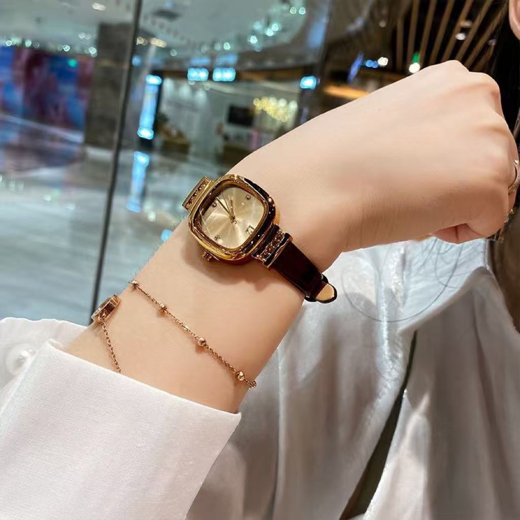 2605 Fashion Rectangle Women Quartz Watch