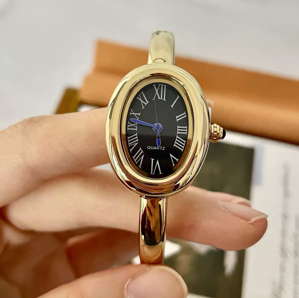 2618 New Gold Bracelet Style Women's Watch