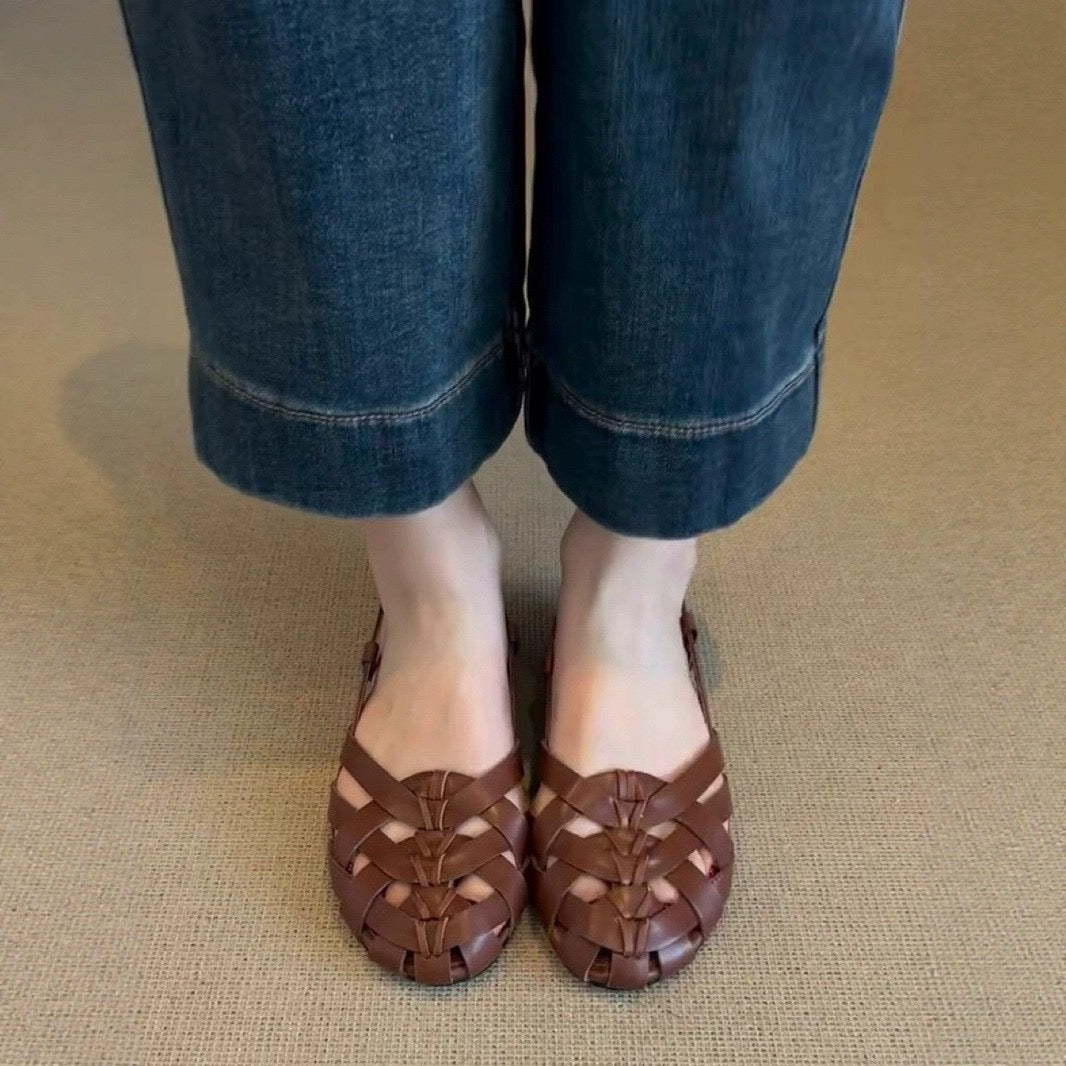 4378 Closed Toe Roman Sandals