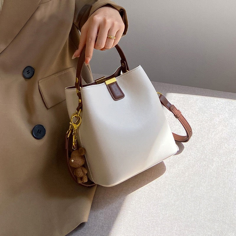 3538 Women's Shoulder Bag