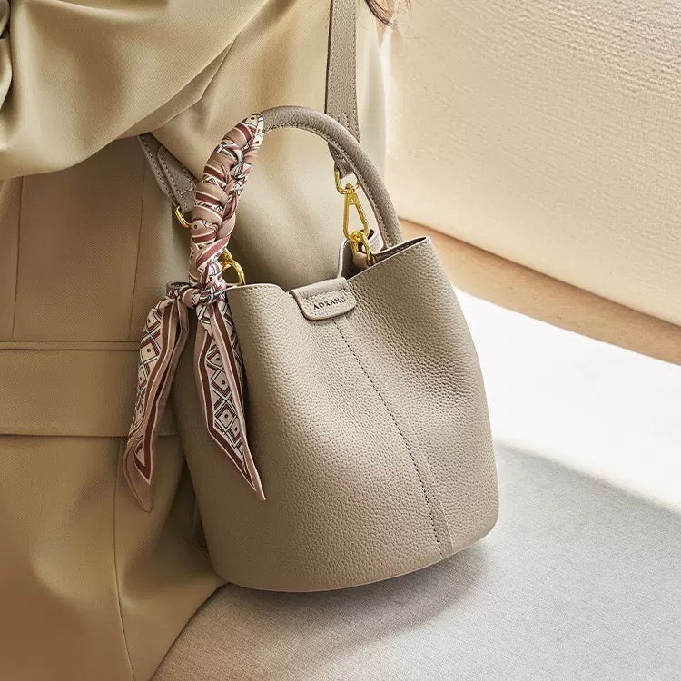 4773Fashionable handbag