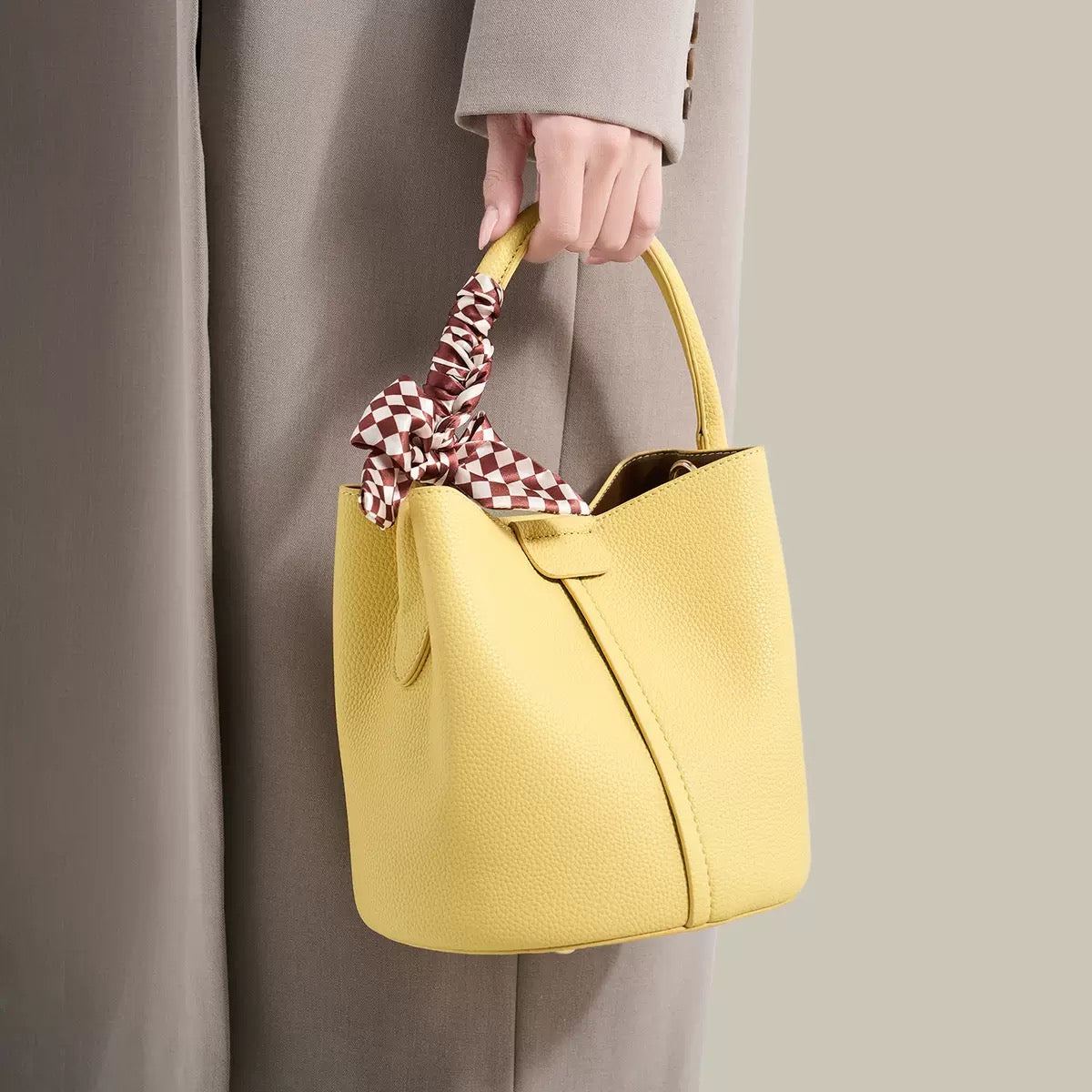 4773Fashionable handbag