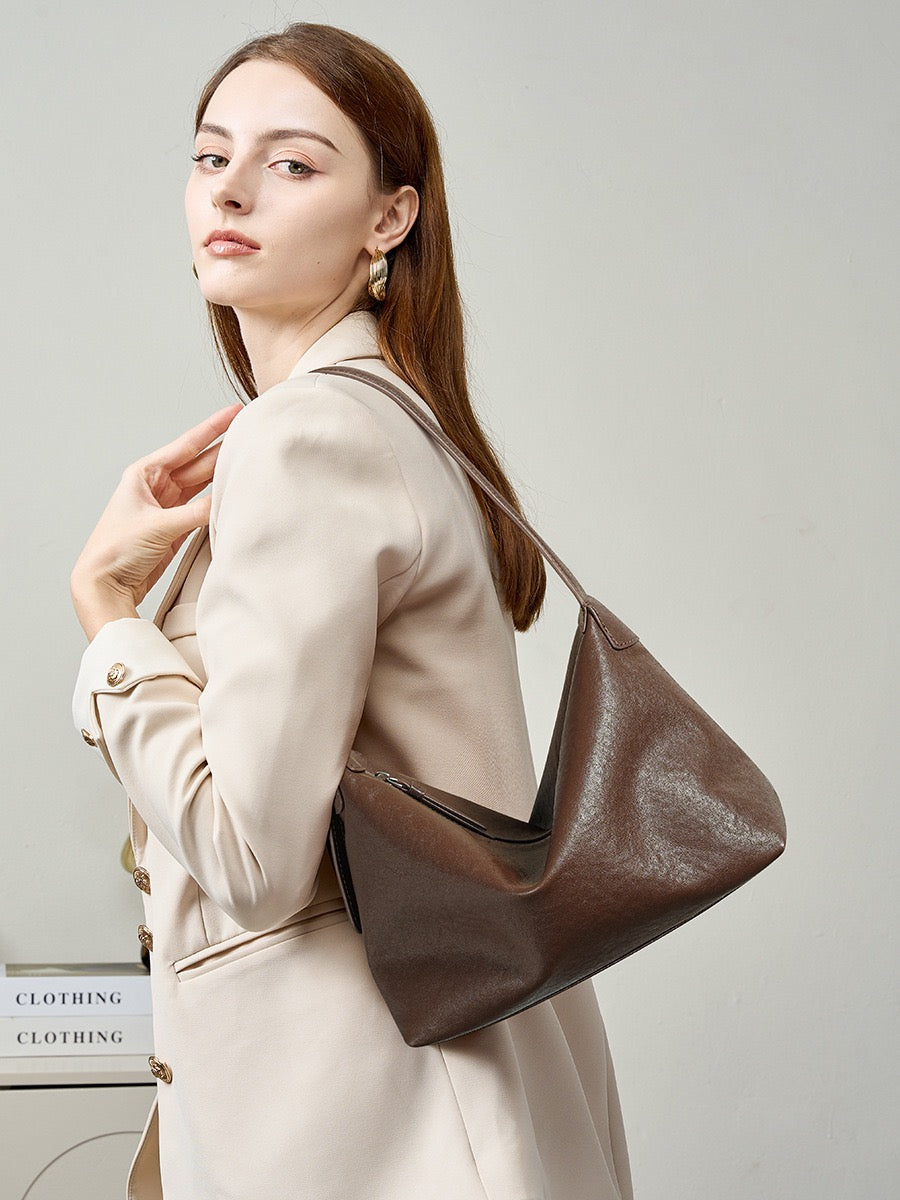 3943 Designer women's shoulder bag