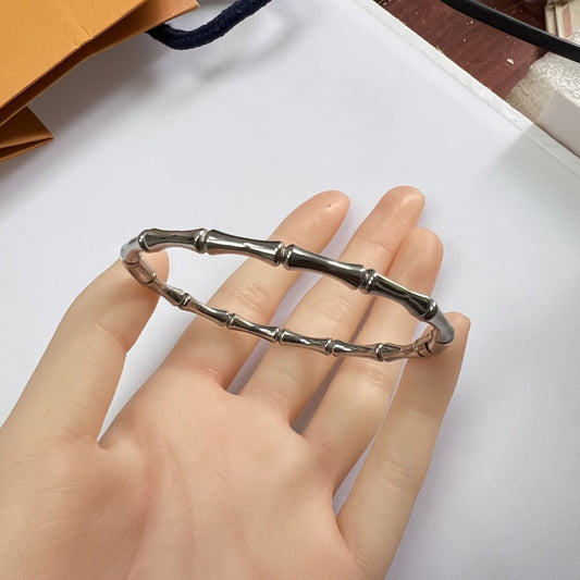 2844Women bracelet
