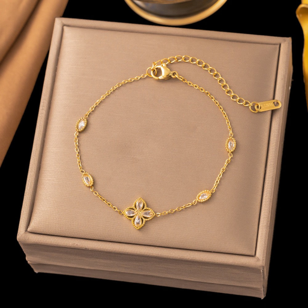 3685 Women's Accessories