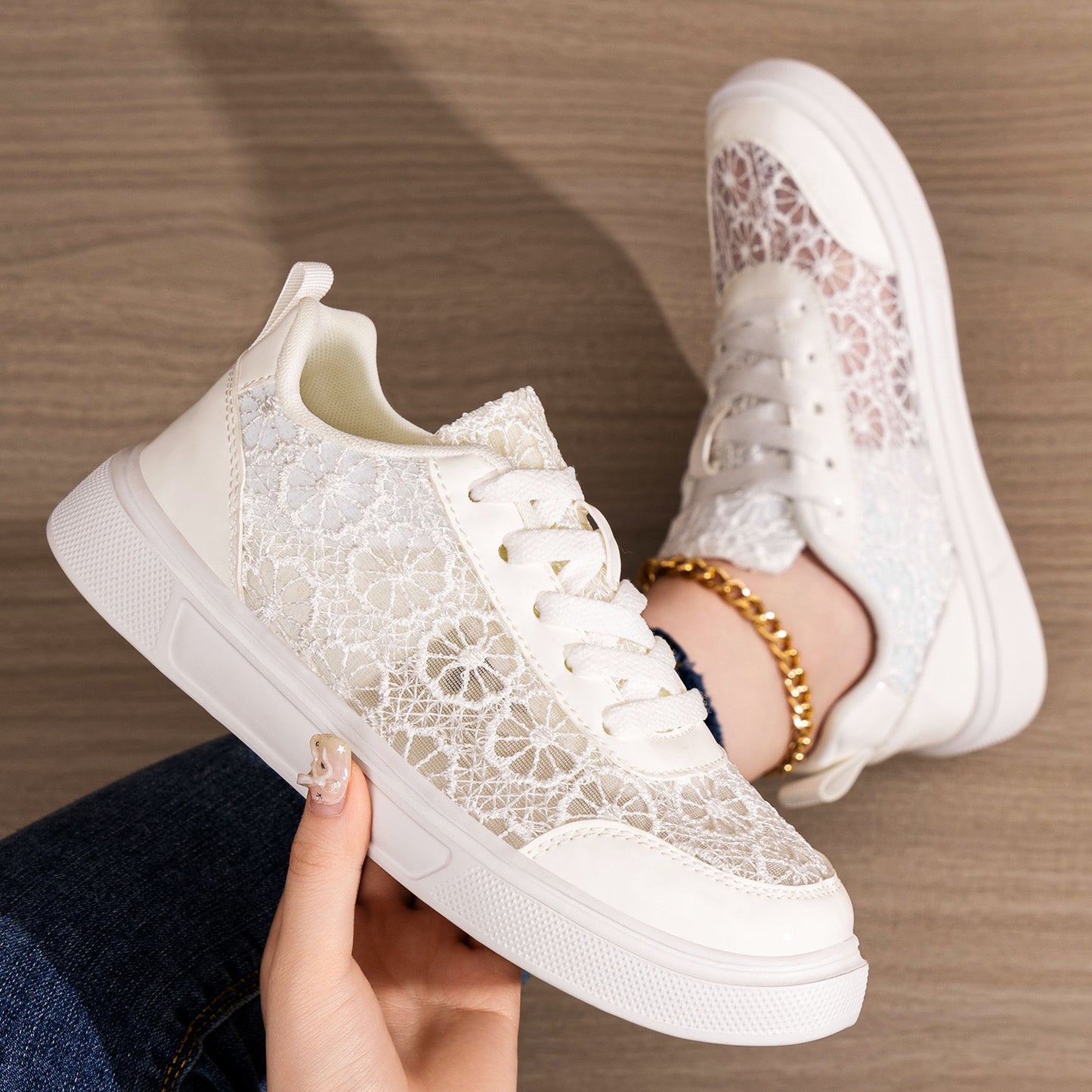 4382 Fashionable Hollow-out Breathable Flats