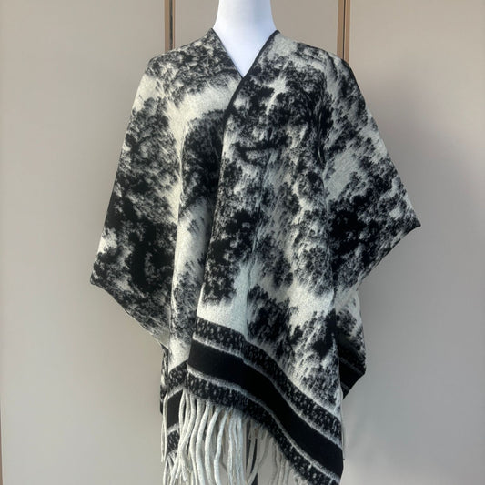 3395Classic shawl