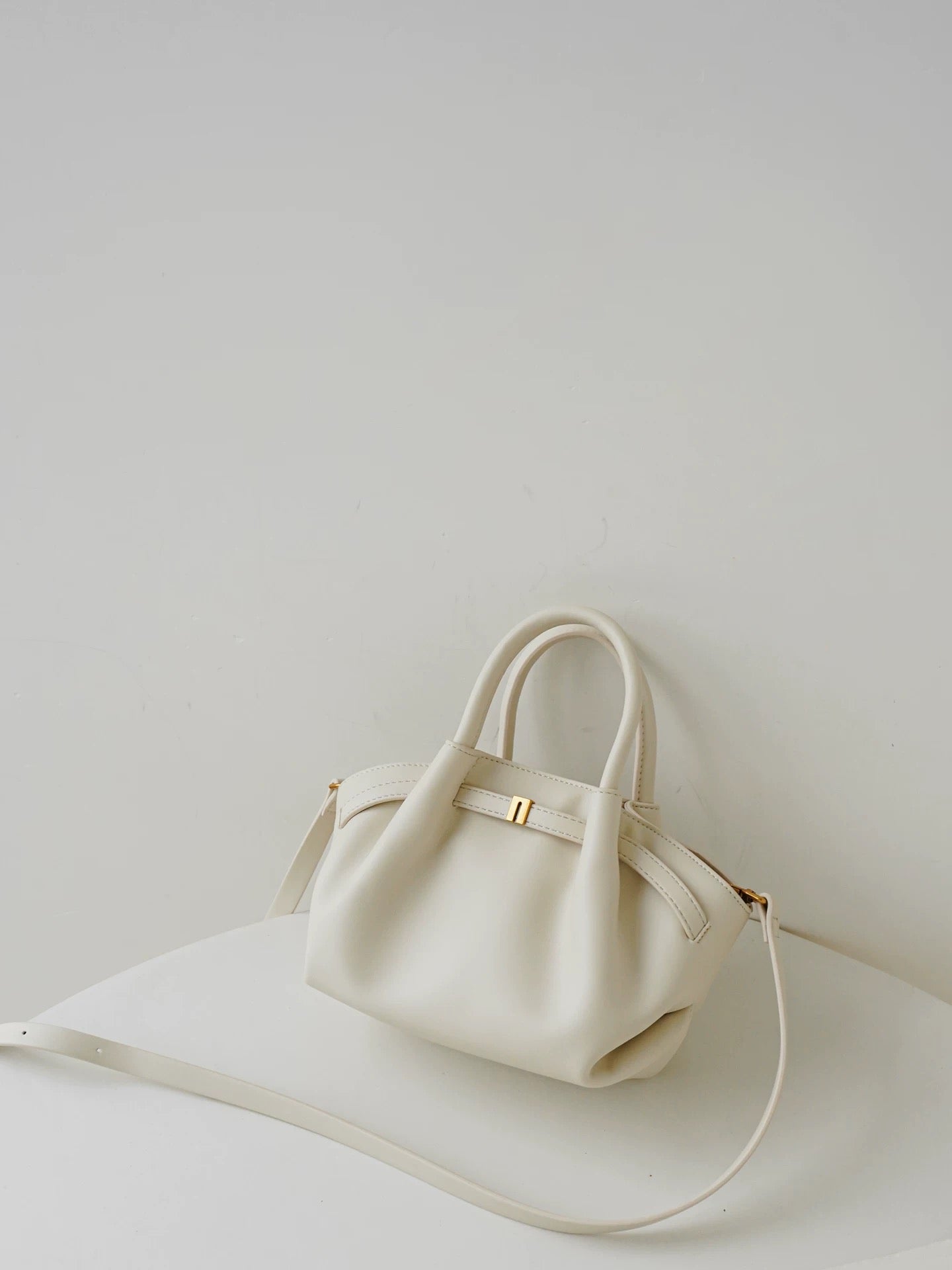 4441 genuine leather handbag