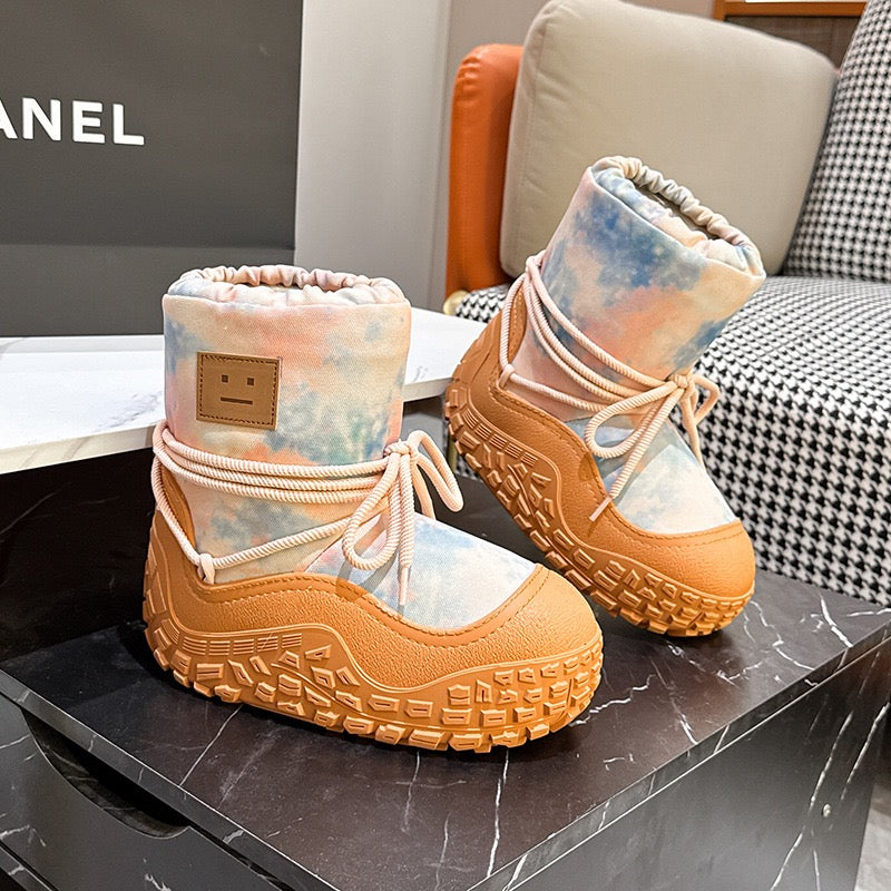 3671 Fashionable Cuffed Boots