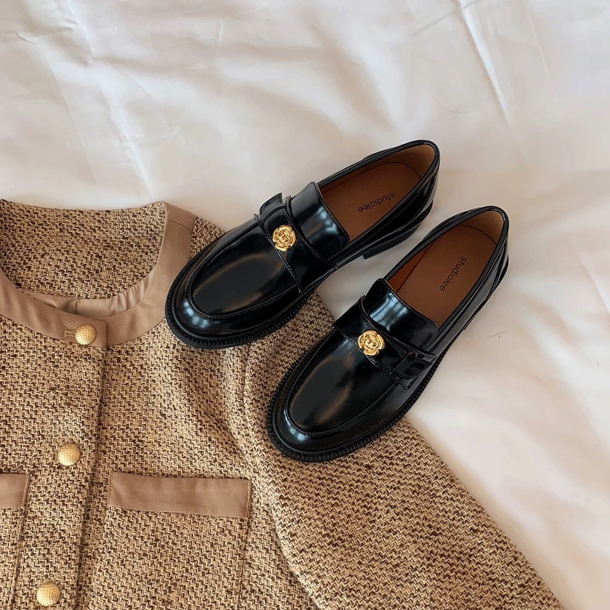 4380 patent leather loafer