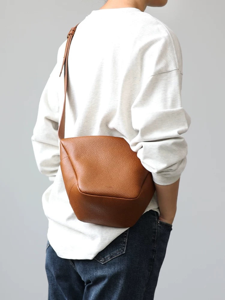 4713 genuine leather crossbody bag