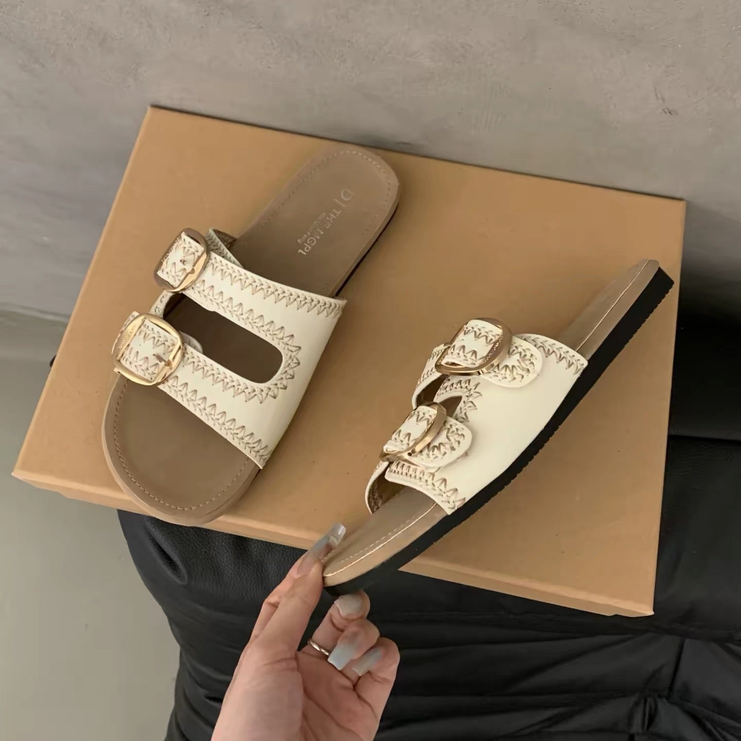 4521 genuine leather slides
