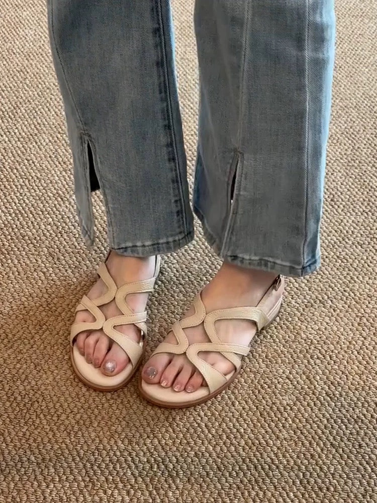 4717 flat sandals