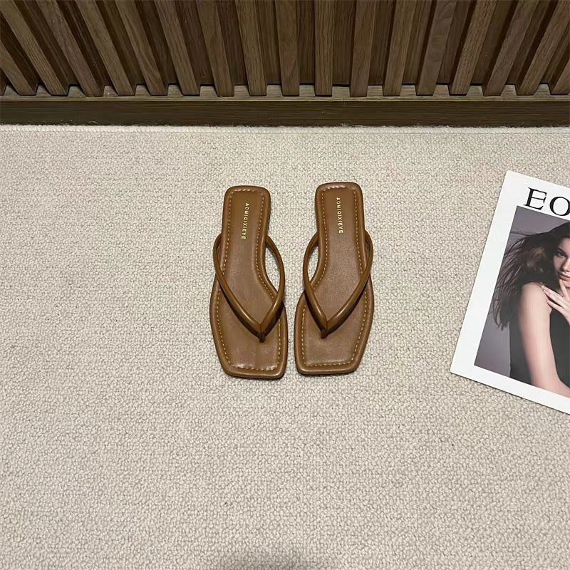 4363 classic flip flops
