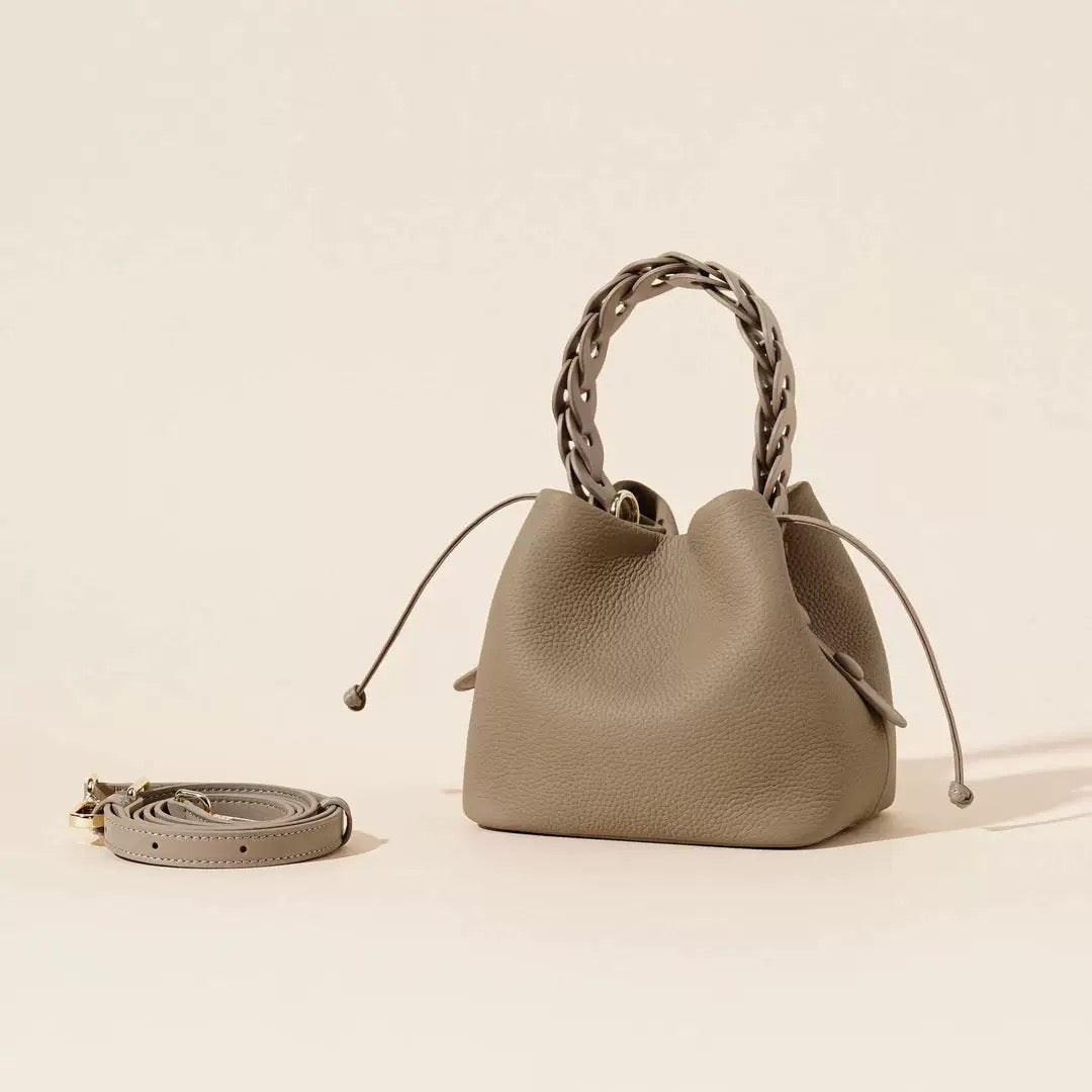 4901New handbag